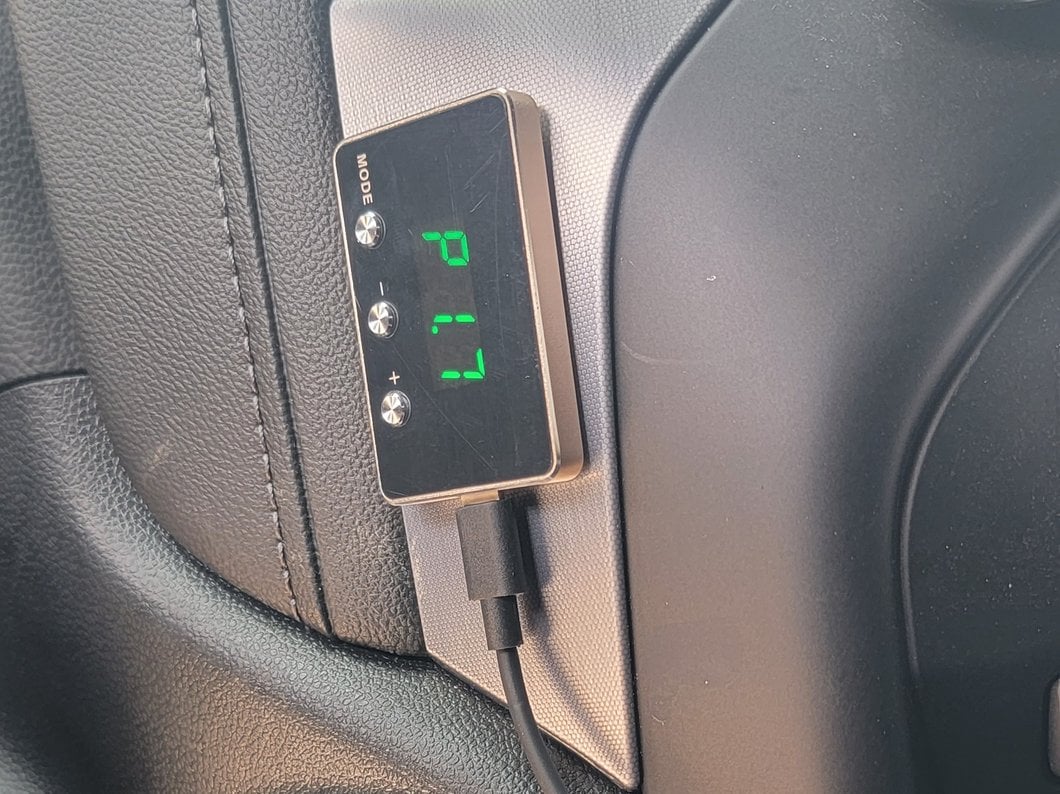 Raxiom SpeedForm Series Throttle Controller (19-25 Sierra 1500)