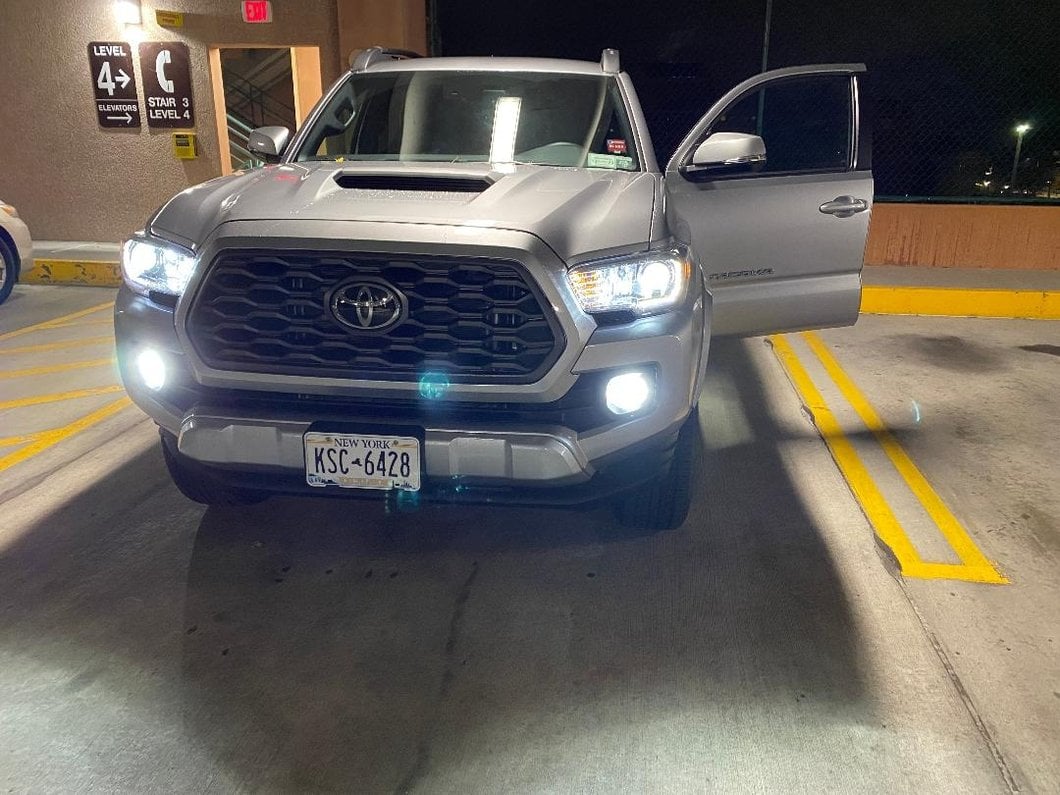 Raxiom Axial Series 6000K LED Fog Light Bulbs; H11 (12-23 Tacoma)