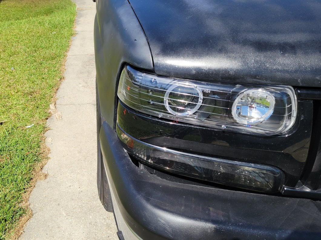 Raxiom LED Halo Projector Headlights; Black Housing; Clear Lens (99-02 Silverado 1500)