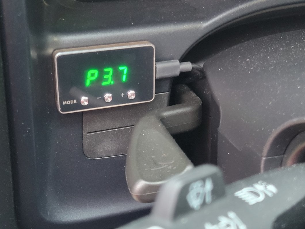 Raxiom SpeedForm Series Throttle Controller (07-16 Silverado 1500)