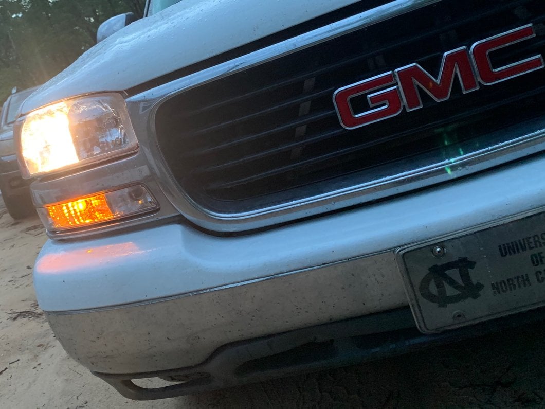 Raxiom Axial Series OEM Style Crystal Replacement Headlights; Chrome Housing; Clear Lens (99-06 Sierra 1500)