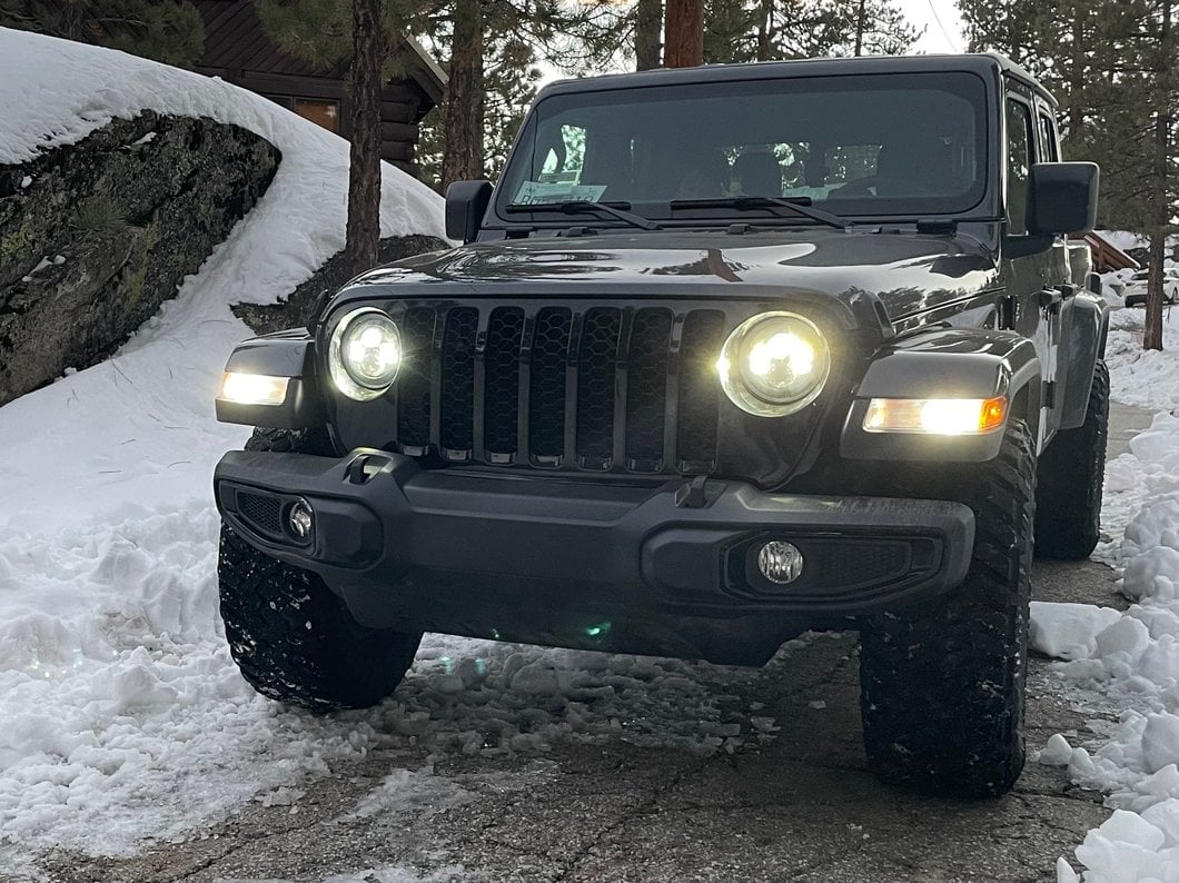 Raxiom Axial Series 7-Inch LED Daymaker Headlights; Black Housing; Clear Lens (20-25 Jeep Gladiator JT)