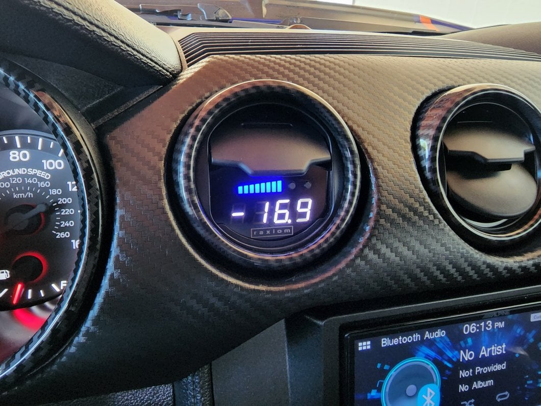 Raxiom Vent Integrated Boost Gauge without Vent Housing (15-23 Mustang)