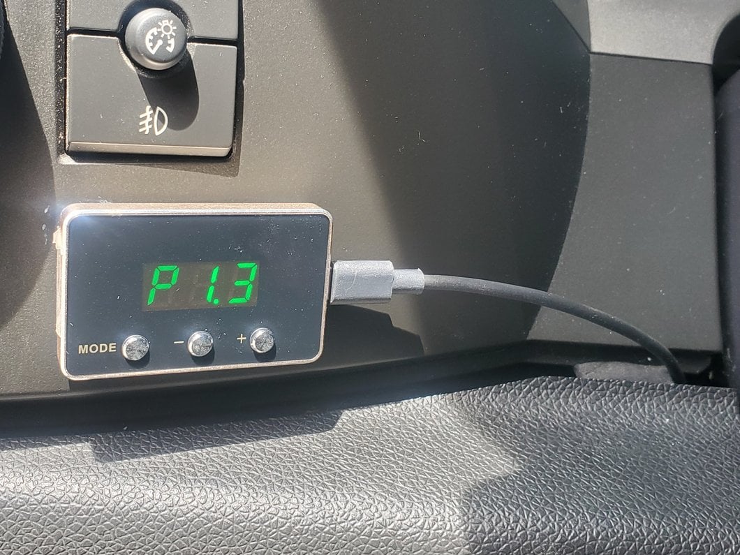 Raxiom SpeedForm Series Throttle Controller (07-16 Silverado 1500)