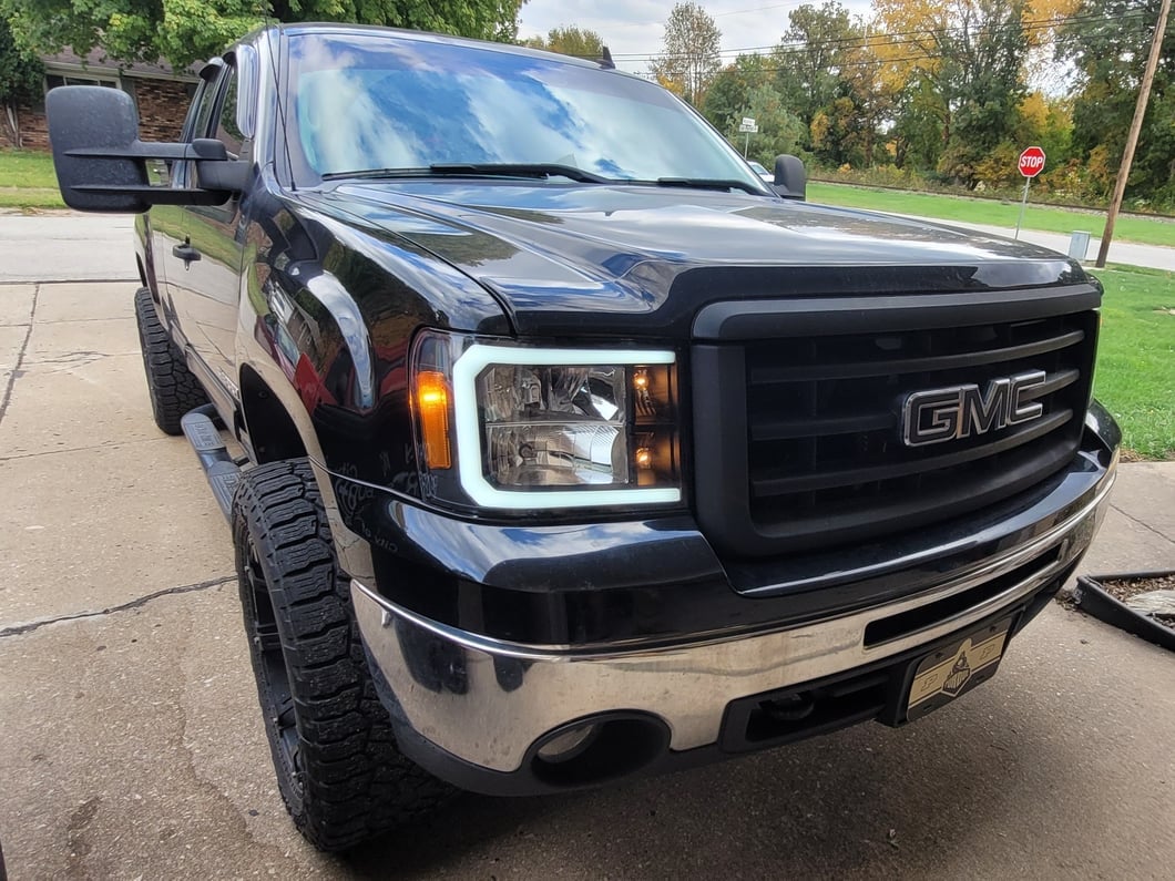 Raxiom Axial Series Headlights with LED Bar; Black Housing; Clear Lens (07-13 Sierra 1500)