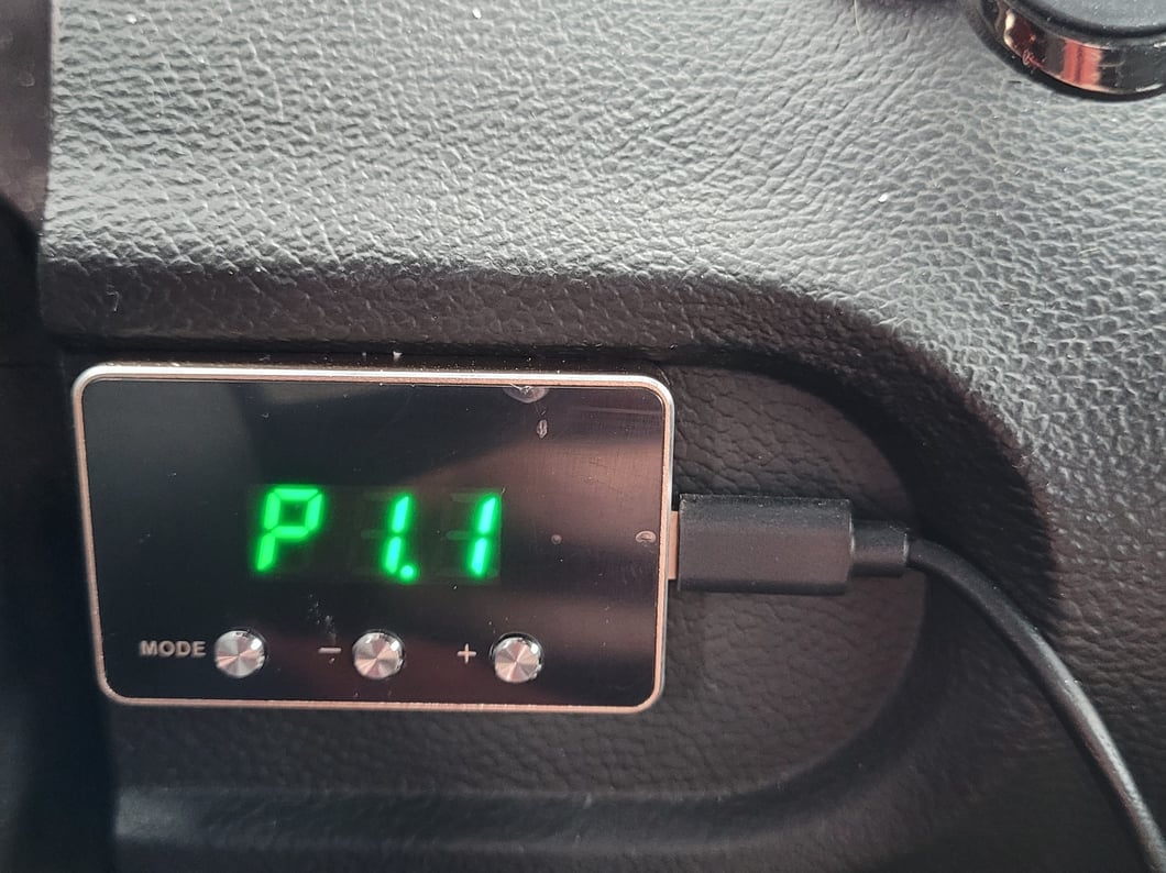Raxiom SpeedForm Series Throttle Controller (10-15 Camaro)