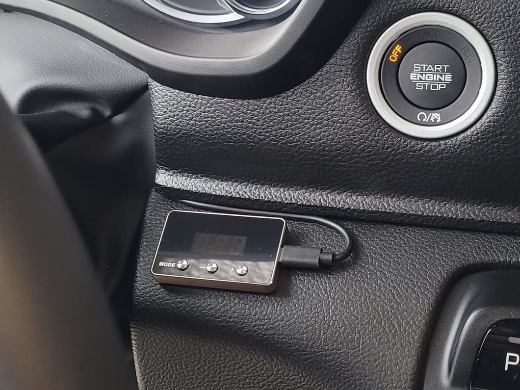 Raxiom SpeedForm Series Throttle Controller (19-24 RAM 1500)