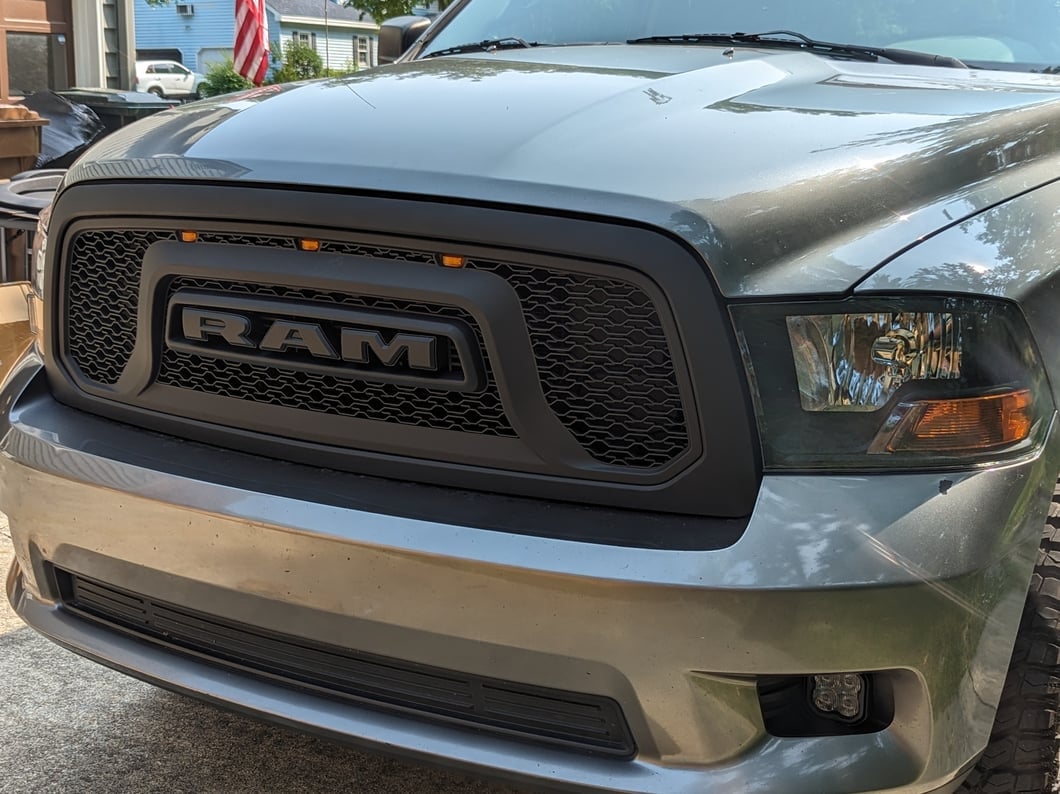 Raxiom Axial Series Euro Style Headlights with Single Bulb; Black Housing; Clear Lens (09-18 RAM 1500 w/ Factory Halogen Non-Projector Headlights)