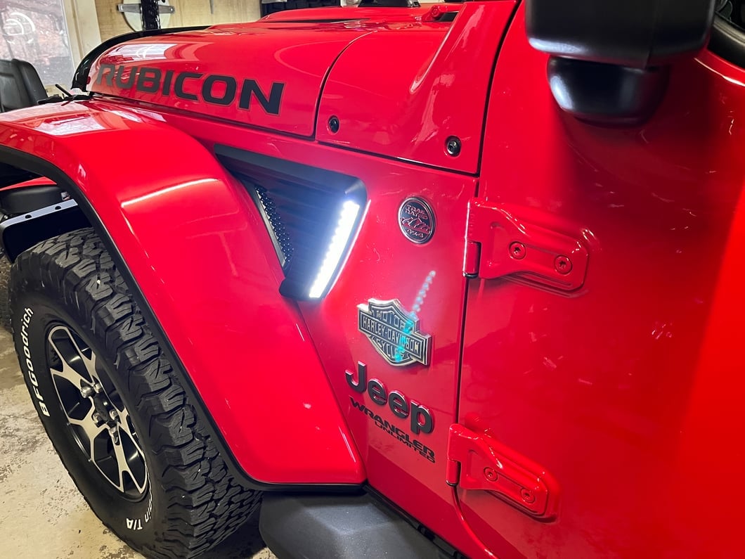 Raxiom LED Fender Vent Lighting with DRL and Turn Signal (18-25 Jeep Wrangler JL)
