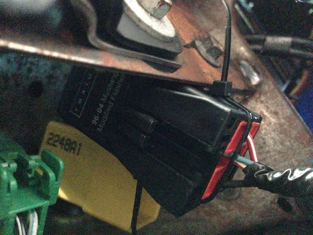 Raxiom Modified Turn Signal Flasher V1 (96-04 Mustang, Excluding 99-01 Cobra)