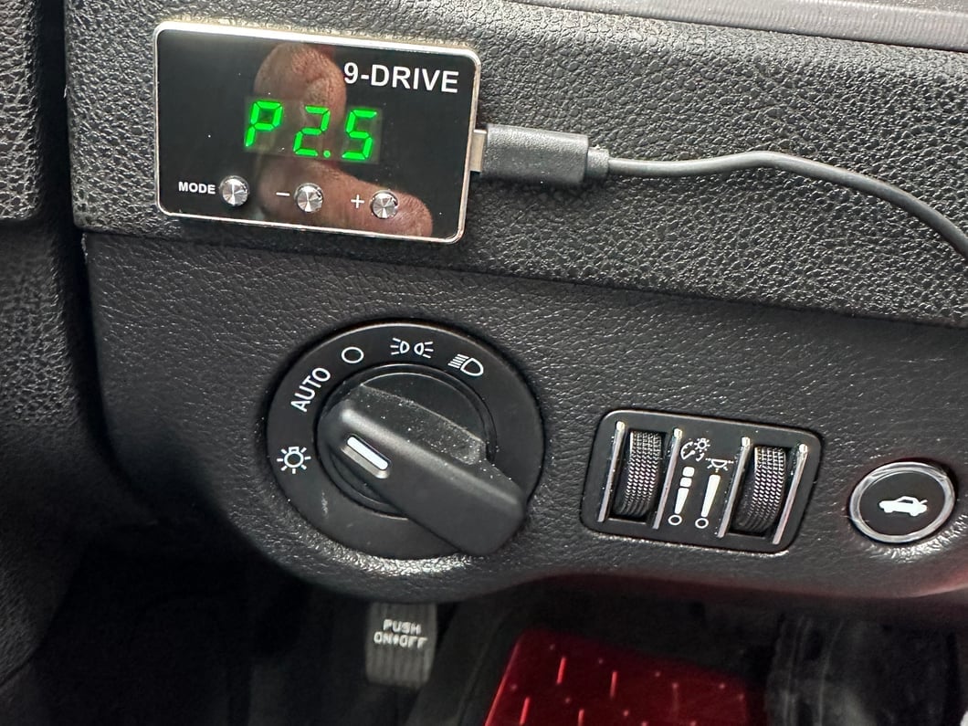 Raxiom SpeedForm Series Throttle Controller (07-23 Charger)