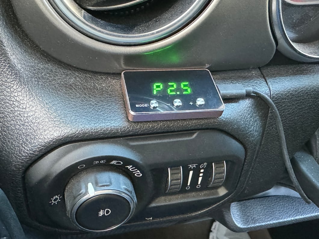 Raxiom SpeedForm Series Throttle Controller (20-25 Jeep Gladiator JT)