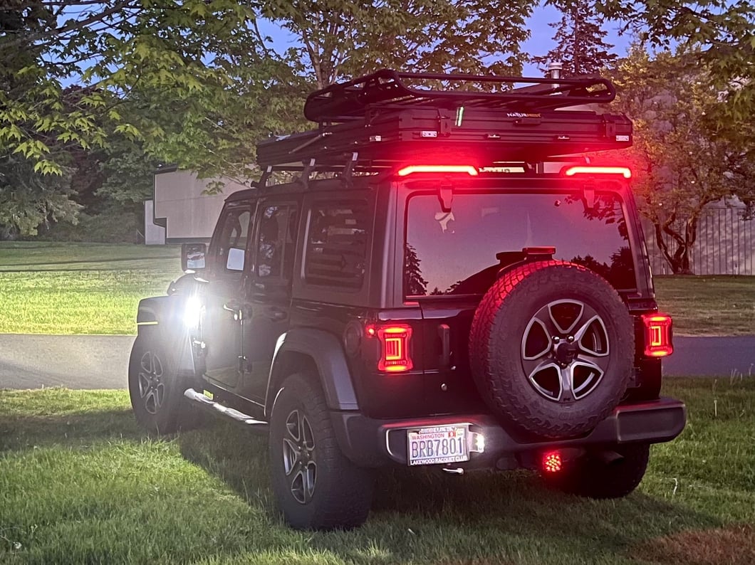 Raxiom LED Fender Vent Lighting with DRL and Turn Signal (18-25 Jeep Wrangler JL)