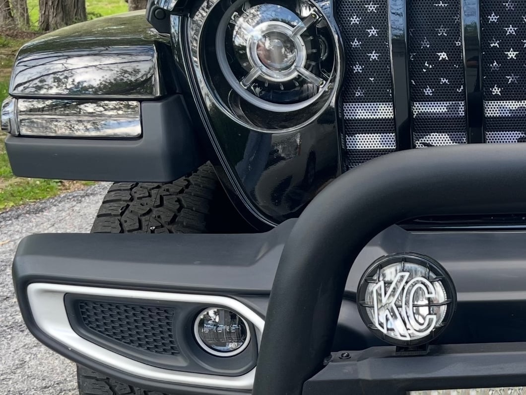 Raxiom Axial Series LED Fog Lights with Halo (20-25 Jeep Gladiator JT)