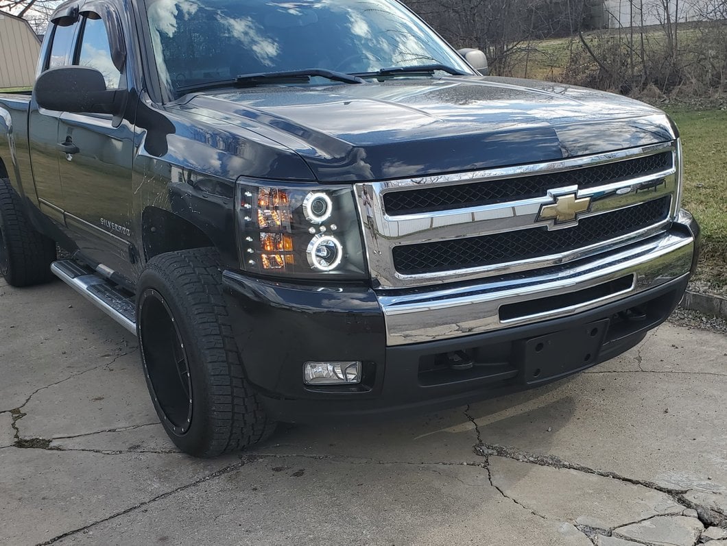 Raxiom Super White LED Halo Projector Headlights; Black Housing; Clear Lens (07-13 Silverado 1500)