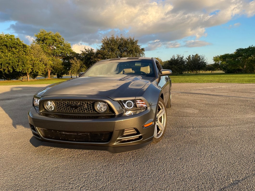 Raxiom LED Halo Projector Headlights; Black Housing; Clear Lens (13-14 Mustang w/ Factory HID Headlights)