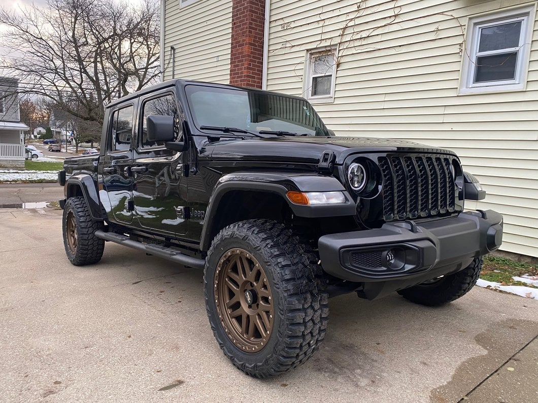 Raxiom Axial Series 7-Inch LED Halo Headlights with DRL and Amber Turn Signals; Black Housing; Clear Lens (20-25 Jeep Gladiator JT)