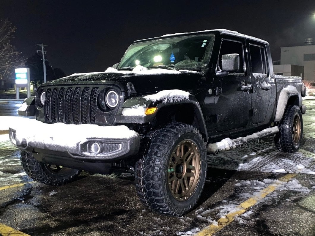 Raxiom Axial Series 7-Inch LED Halo Headlights with DRL and Amber Turn Signals; Black Housing; Clear Lens (20-25 Jeep Gladiator JT)