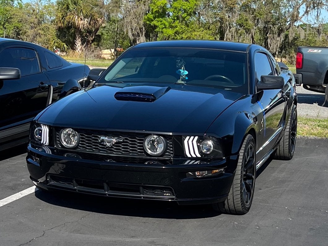 Raxiom Projector Headlights; Black Housing; Clear Lens (05-09 Mustang w/ Factory Halogen Headlights, Excluding GT500)