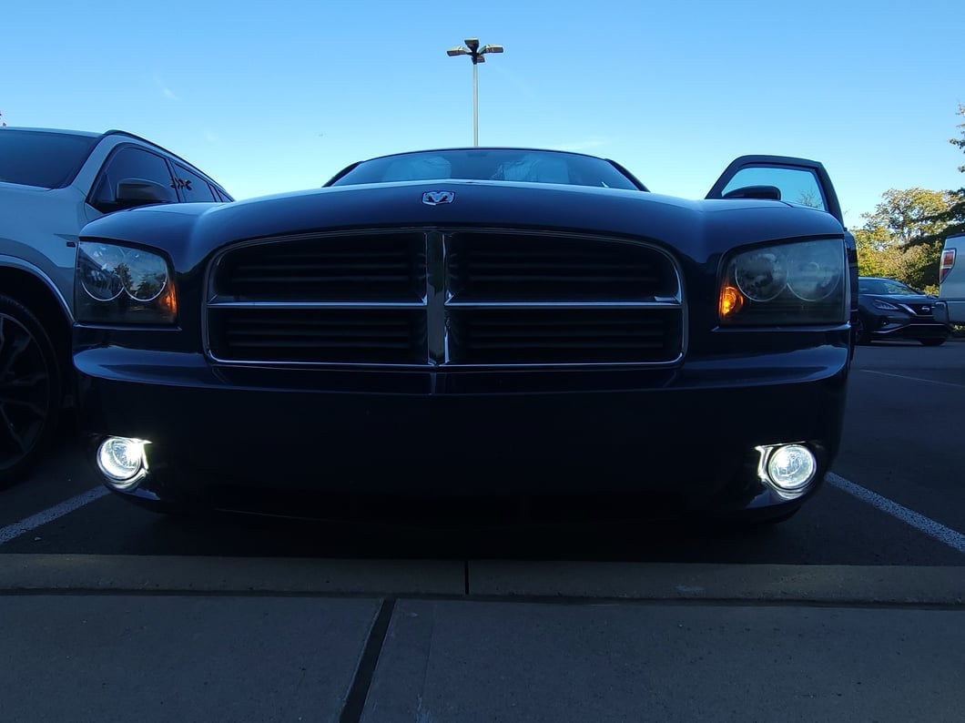 Raxiom Axial Series 1400 Lumen LED Fog Light Conversion Kit; H10 (06-09 Charger)