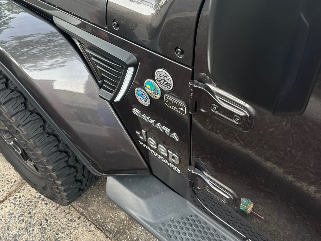 Raxiom Axial Series LED Fender Vent Courtesy Light with DRL Option (18-25 Jeep Wrangler JL)