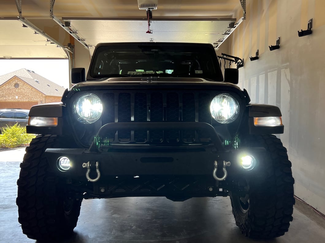 Raxiom Axial Series LED Fog Lights with Halo (20-25 Jeep Gladiator JT)