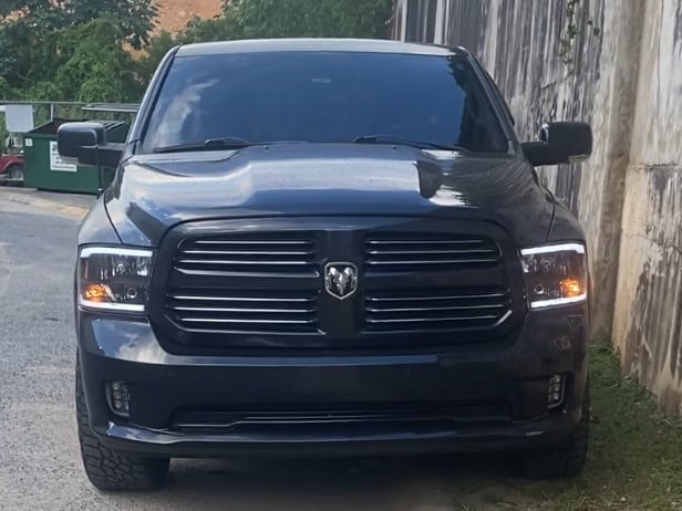 Raxiom Axial Series Headlights with Sequential LED Bar; Black Housing; Clear Lens (09-18 RAM 1500 w/ Factory Halogen Non-Projector Headlights)