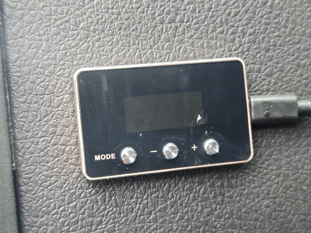Raxiom SpeedForm Series Throttle Controller (11-25 F-250 Super Duty)