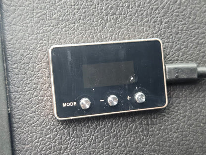 Raxiom SpeedForm Series Throttle Controller (11-25 F-250 Super Duty)