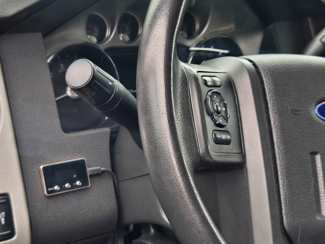 Raxiom SpeedForm Series Throttle Controller (11-25 F-250 Super Duty)