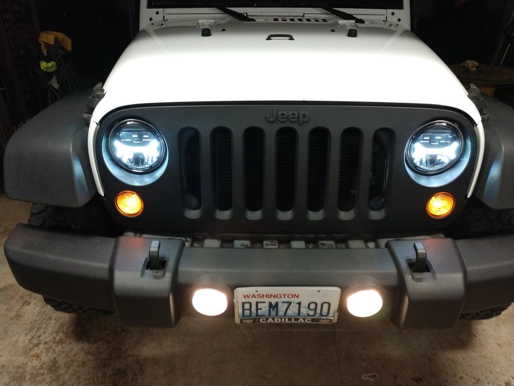 GalaxyMotoInc Wild Boar Projector Headlights – For 07-17 Jeep Wrangler JK, Black Housing, Halo Eagle Ring