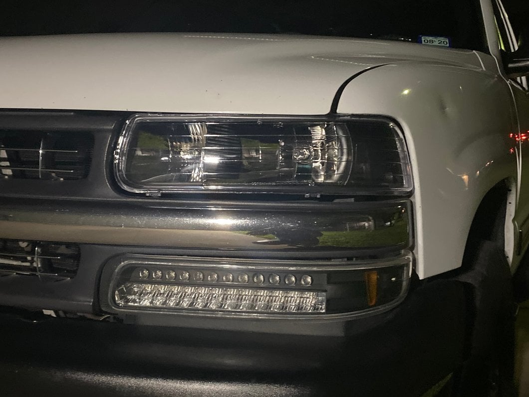 Raxiom Axial Series Euro Headlights; Black Housing; Clear Lens (99-02 Silverado 1500)