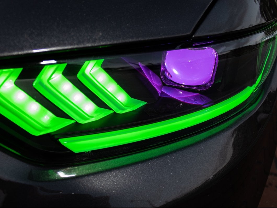 Raxiom Projector Headlights for OEM HID Bulbs; Black Housing; Clear Lens (15-17 Mustang; 18-22 Mustang GT350, GT500)