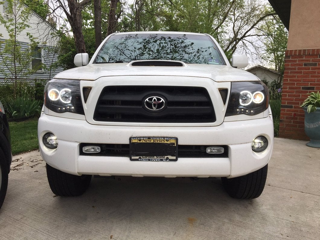 Raxiom Super White LED Halo Projector Headlights; Black Housing; Clear Lens (05-09 Tacoma)